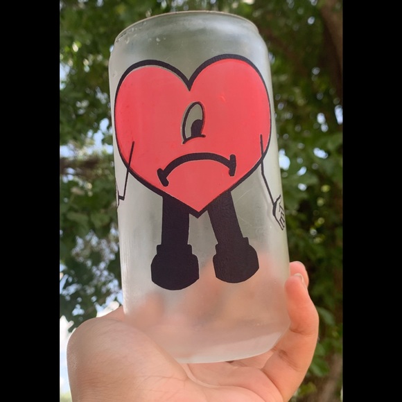 Bad bunny heart cup - Picture 3 of 5